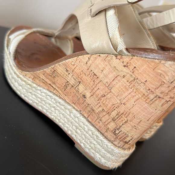 Coach women sandal size 6 tan color - Picture 8 of 11